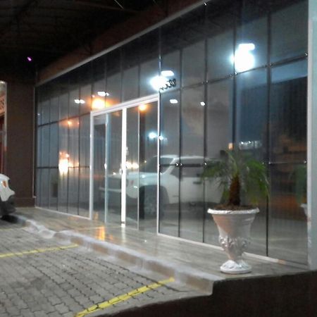 Rocha'S Hotel กัวราปัววา ภายนอก รูปภาพ