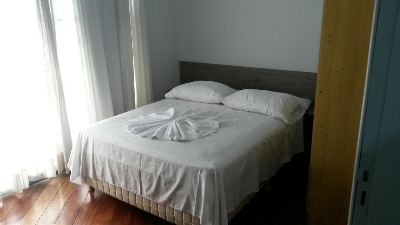 Rocha'S Hotel กัวราปัววา ภายนอก รูปภาพ